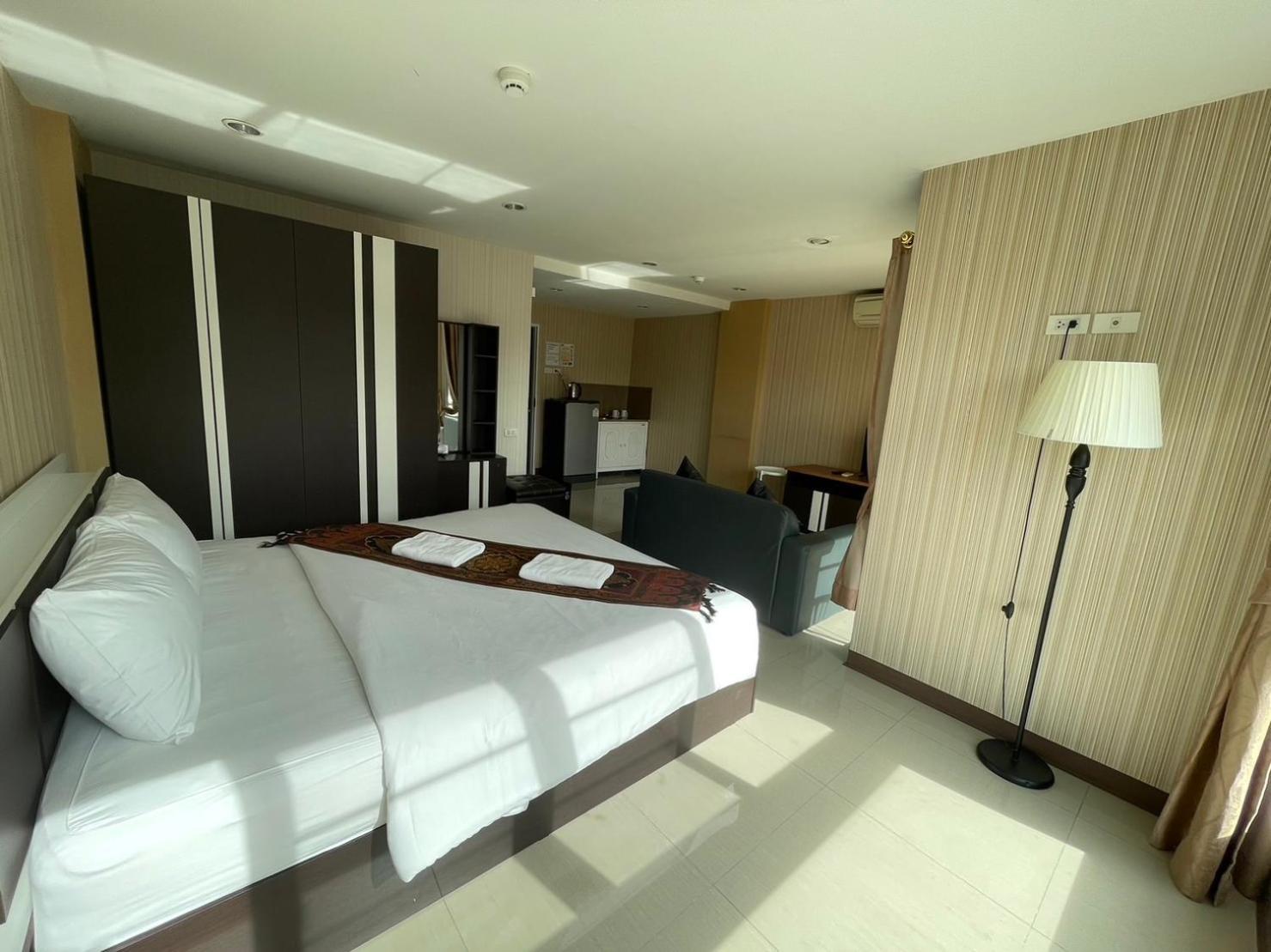 H2Do Hotel Ban Khlong Sanam Phli Exterior photo
