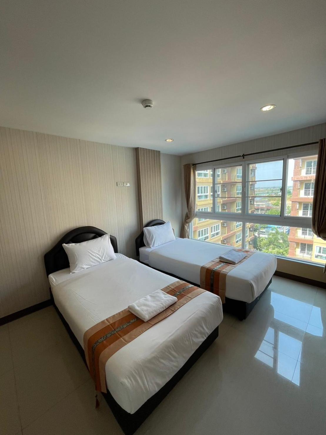 H2Do Hotel Ban Khlong Sanam Phli Exterior photo