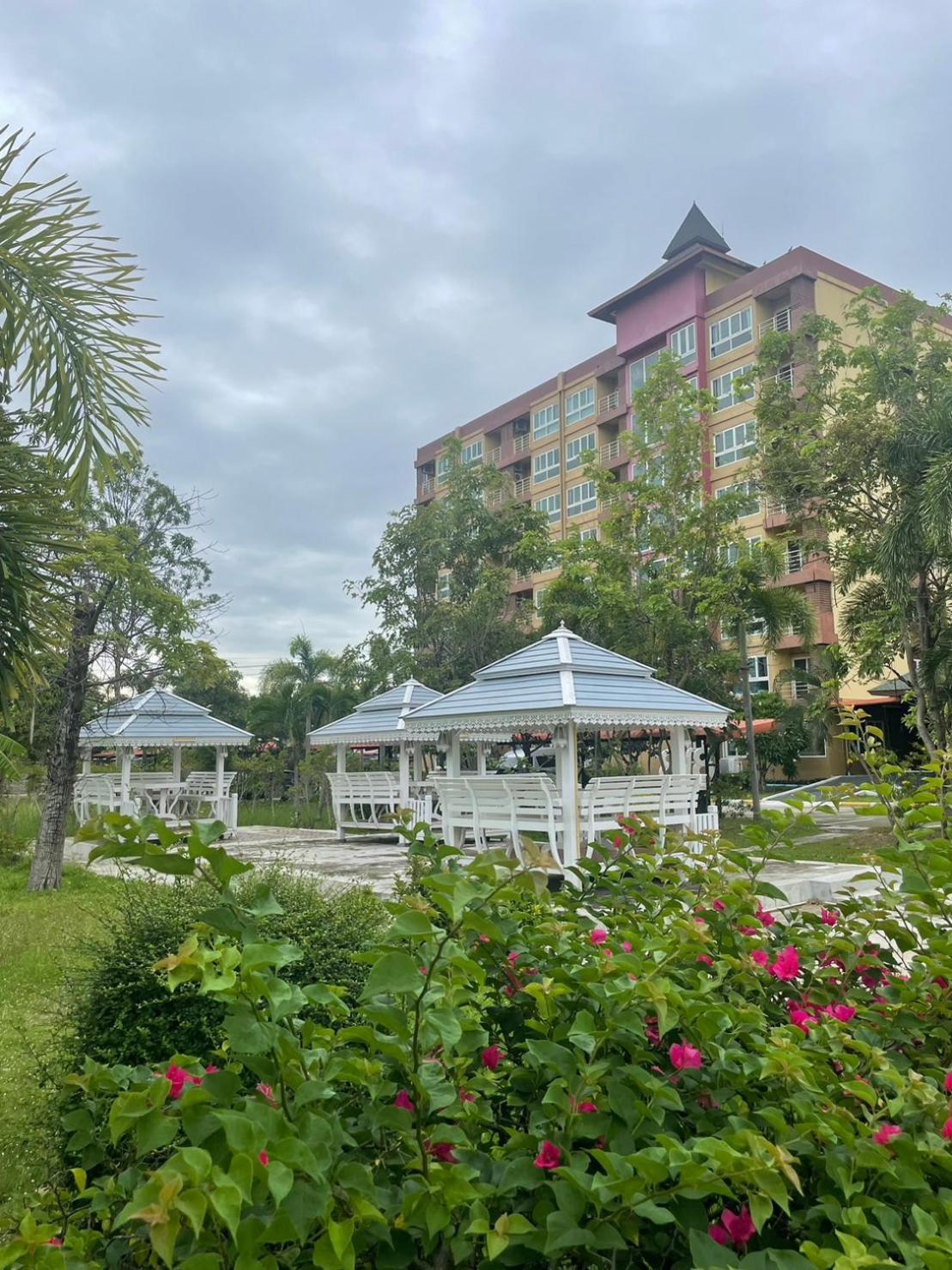 H2Do Hotel Ban Khlong Sanam Phli Exterior photo